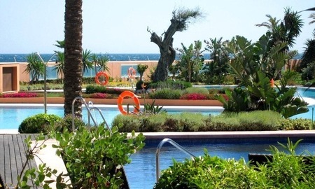 /db//1286442925pool_sea.jpg.thumb.jpg
