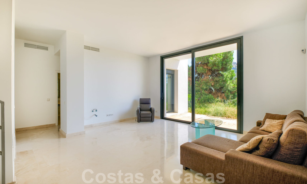 Te koop: Moderne villa op een gated country club in Marbella - Benahavis. Terug op de markt en verlaagd in prijs. 25967