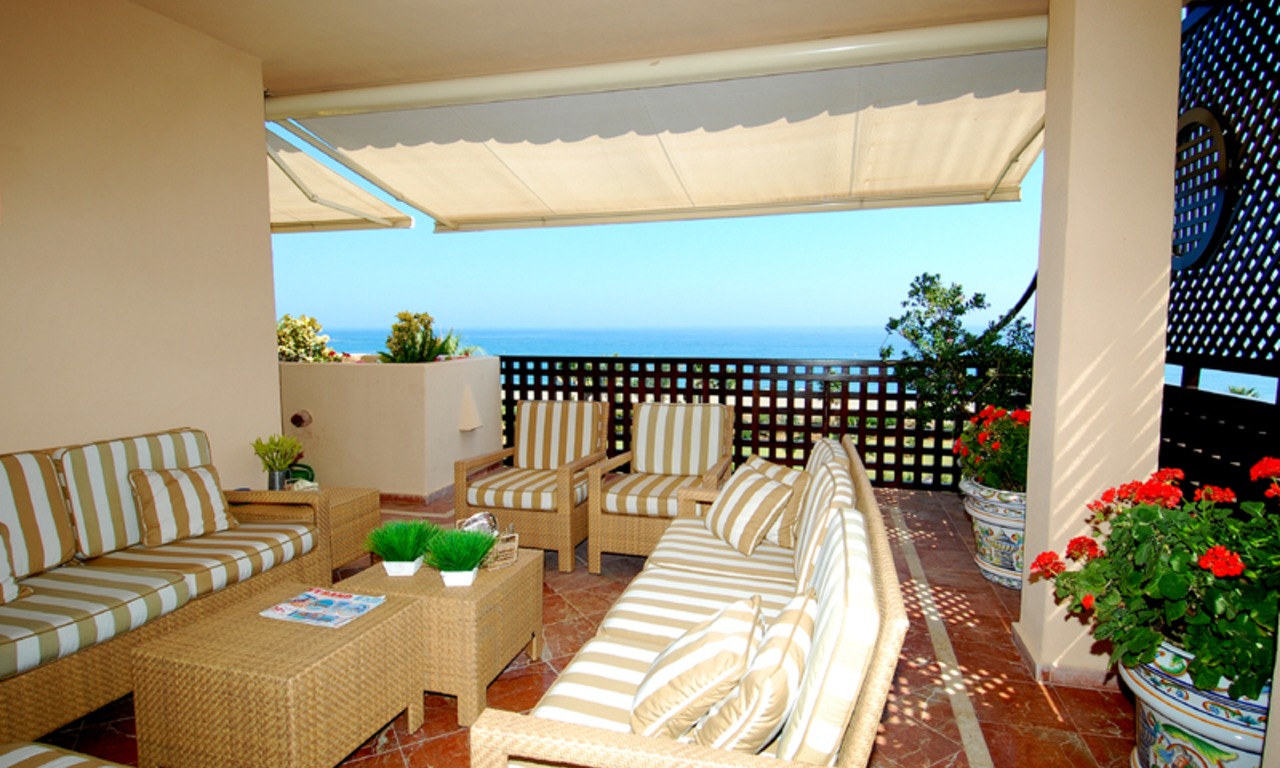 Frontline beach penthouse te koop - New Golden Mile tussen Puerto Banus (Marbella) en Estepona centrum 7