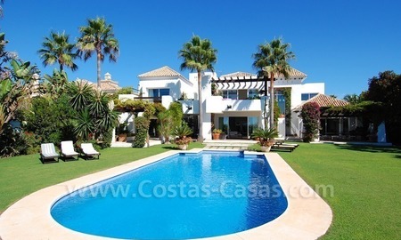 /db/huizen/12884408805493_pool_and_garden_and_house_01.jpg.thumb.jpg