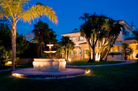 /db/huizen/1289051446fontein_villa_nacht.JPG.thumb.JPG