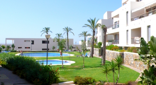 /db/huizen/1289053205complex_pool.JPG.thumb.JPG