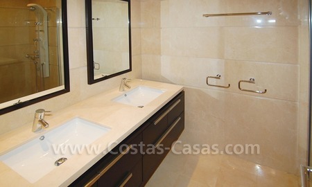 /db/huizen/1292251428bathroom_03_108177_8.jpg.thumb.jpg