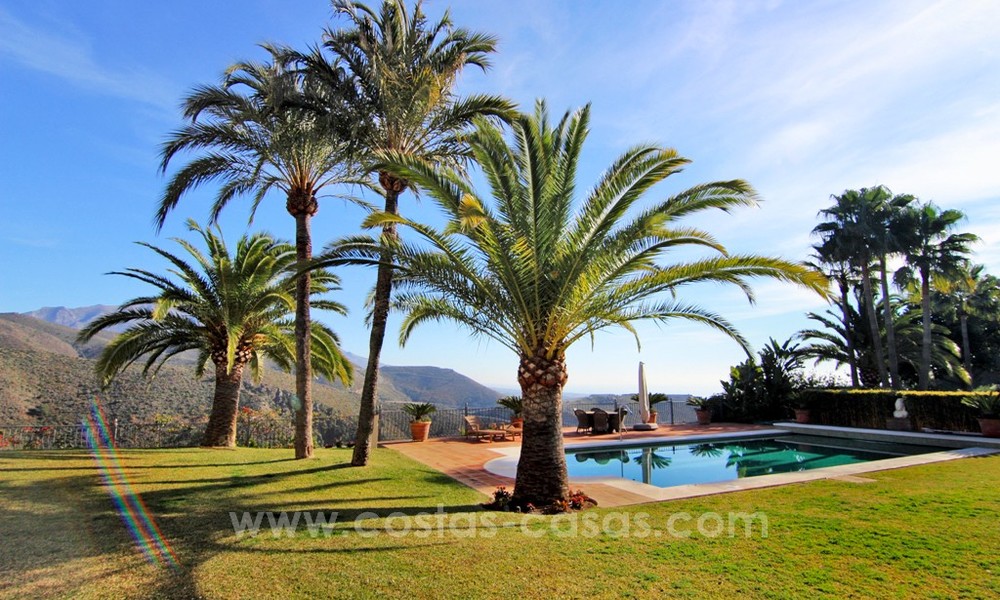 Villa in klassieke stijl te koop in El Madroñal te Benahavis - Marbella 22031