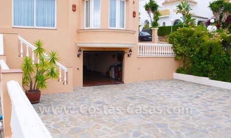 /db/huizen/129406475113_villa_garage_entrance_108332.jpg.thumb.jpg