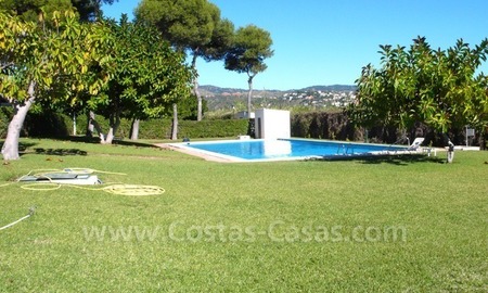 /db/huizen/1294338523200_com_garden_pool.jpg.thumb.jpg