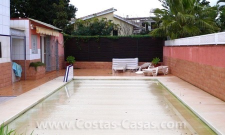 /db/huizen/1299090994pool_02_108554.jpg.thumb.jpg
