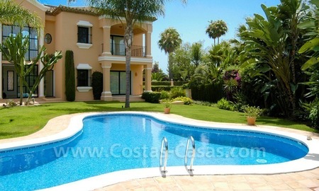 /db/huizen/1310039076pool_villa_01_109226.jpg.thumb.jpg