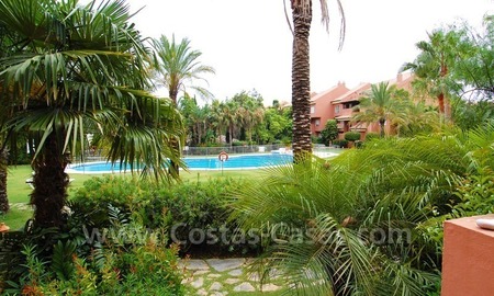 /db/huizen/1311176367pool_01_109287.jpg.thumb.jpg