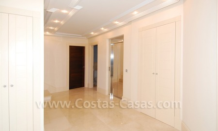 /db/huizen/1315827667lift_corridor_01_108918.jpg.thumb.jpg