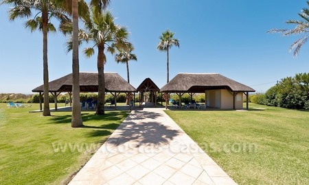 /db/huizen/1315916718pool_house_01_109504.jpg.thumb.jpg