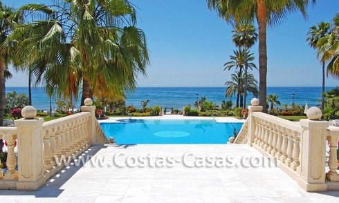 Frontline beach appartement te koop, eerstelijnstrand, Estepona - Marbella 