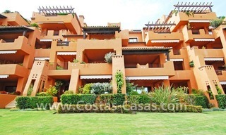 Luxe appartement te koop in een eerstelijnstrand complex, New Golden Mile, Marbella - Estepona 11
