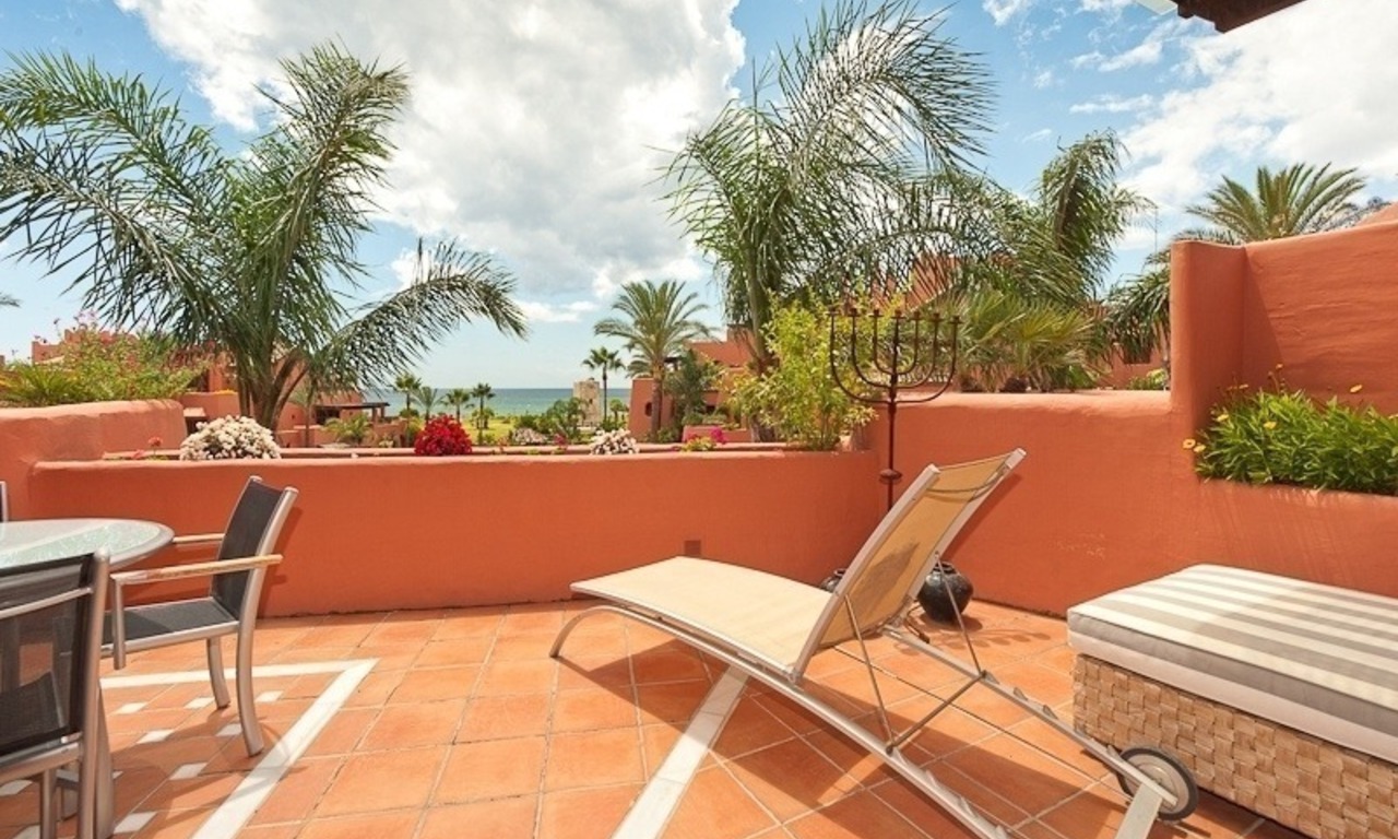 Exclusief penthouse appartement te koop in een eerstelijnstrand complex, New Golden Mile, Marbella - Estepona 4