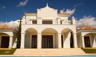 Luxe villa te koop nabij de golfbaan in Marbella 1