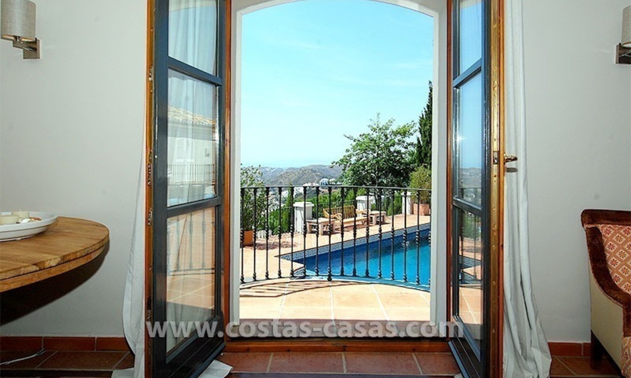 Luxe rustieke villa te koop in Marbella – Benahavís 19