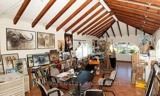 Te Koop: Magnifieke en ruime villa – plus een unieke artiestenstudio – te Marbella 9