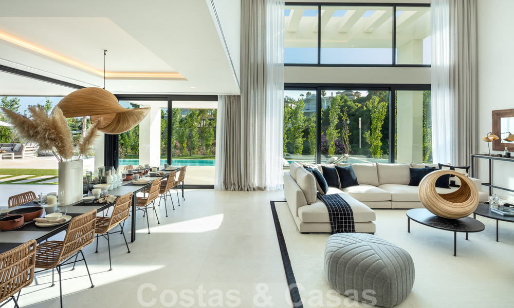 Te koop in Nueva Andalucia, Marbella: Nieuwe moderne villa in aanbouw 28957