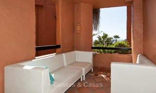 Te koop in Hotel Kempinski, Marbella - Estepona: Gerenoveerd appartement in moderne stijl 340 