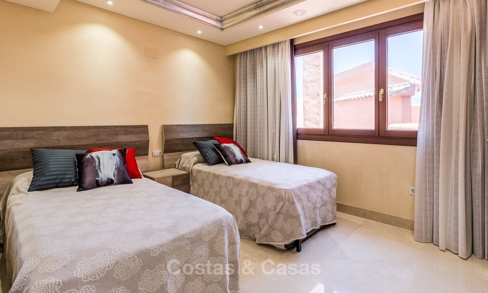 Eerstelijns strand penthouse appartement te koop op de New Golden Mile tussen Marbella en Estepona 997