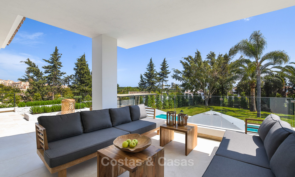 Gerenoveerde luxe villa in Andalusische stijl met zeezicht te koop, dichtbij strand, Elviria, Oost Marbella 4790