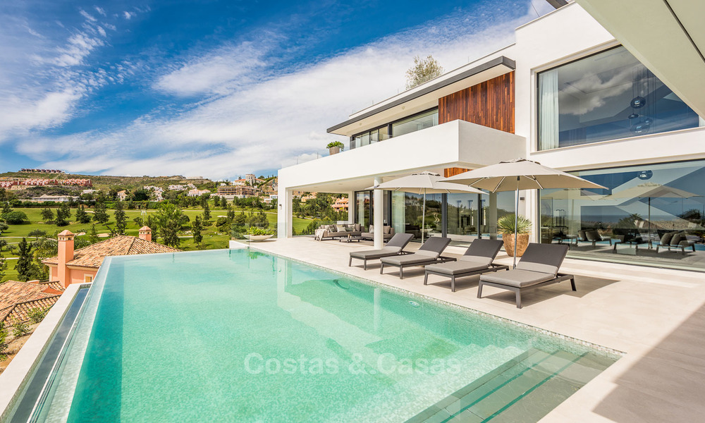 Spectaculaire high-end luxe villa te koop, instapklaar, met panoramisch uitzicht op zee, golf en bergen, Benahavis - Marbella 5857