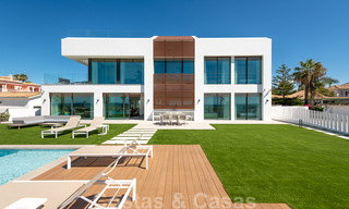 Instapklare ultramoderne design villa direct aan het strand te koop, New Golden Mile, Marbella - Estepona. 34249 