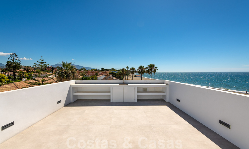 Instapklare ultramoderne design villa direct aan het strand te koop, New Golden Mile, Marbella - Estepona. 34276
