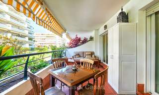 Zeer ruim front line golf appartement te koop, op loopafstand van voorzieningen en San Pedro, Marbella 8451 