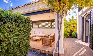 Vorstelijke villa in mediterrane stijl te koop in een prestigieuze woonwijk aan het strand, Guadalmina Baja, Marbella 9969 