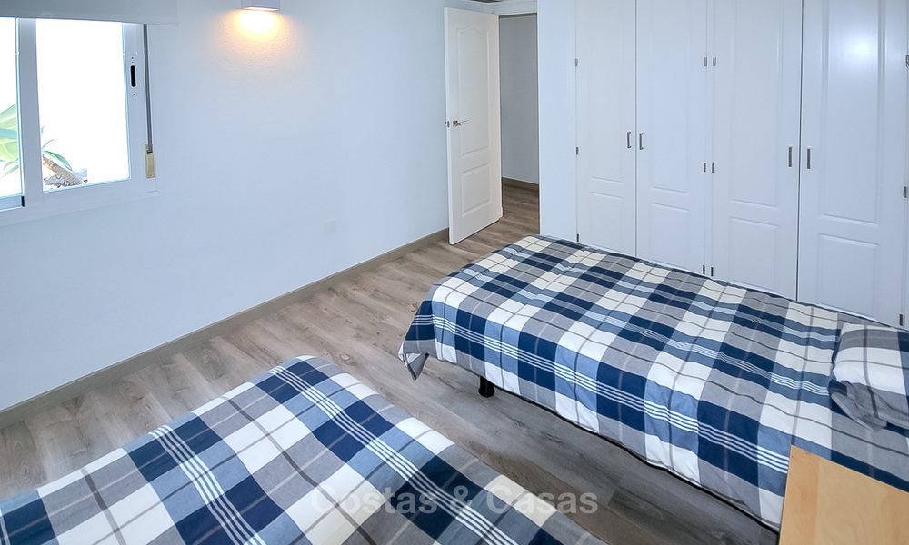 Gunstig gelegen gerenoveerd appartement te koop, op loopafstand van Puerto Banus en het strand - Nueva Andalucia, Marbella 10604