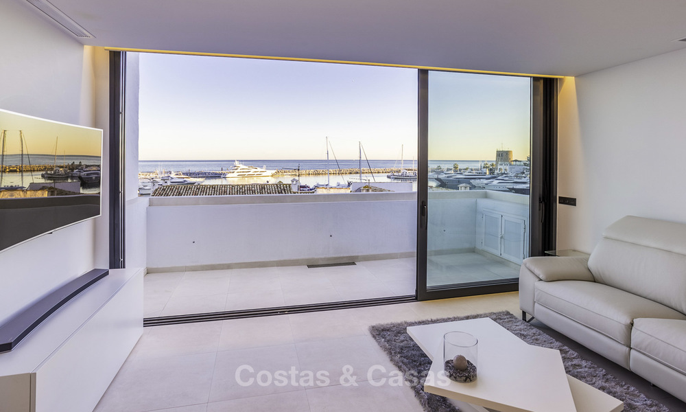 Prachtig, volledig gerenoveerd, luxe penthouse appartement te koop in de jachthaven van Puerto Banus, Marbella 19007