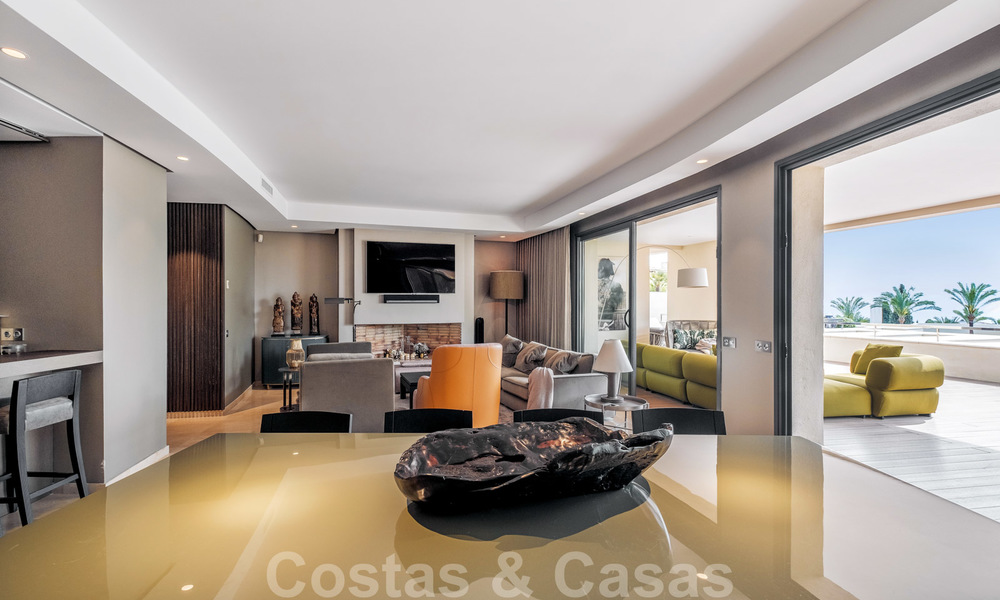 Exclusief modern appartement te koop met een eigentijds luxueus interieur in Sierra Blanca, Golden Mile, Marbella 24975