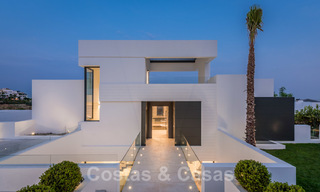 Nieuwe indrukwekkende hedendaagse luxe villa te koop met prachtig golf- en zeezicht in Marbella - Benahavis 25811 