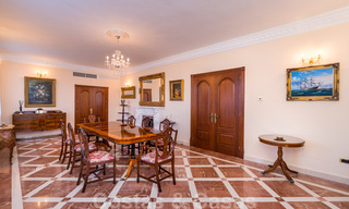 Statige landelijke villa te koop in een klassieke Mediterrane stijl op de New Golden Mile, dicht bij het strand en Estepona centrum 31394 