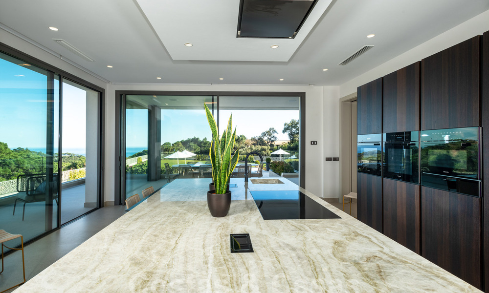 Nieuwbouw luxevilla te koop met zeezicht in het exclusieve La Zagaleta Golfresort, Benahavis - Marbella. Instapklaar. 40133