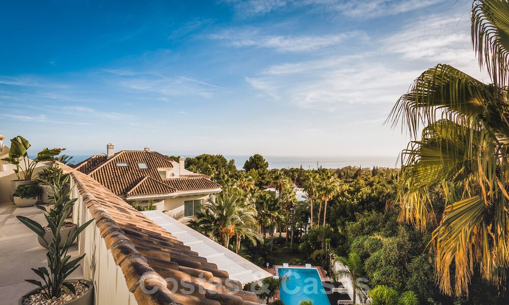 Luxe penthouse te koop met zeezicht in een chic complex aan de Golden Mile in Marbella 37751