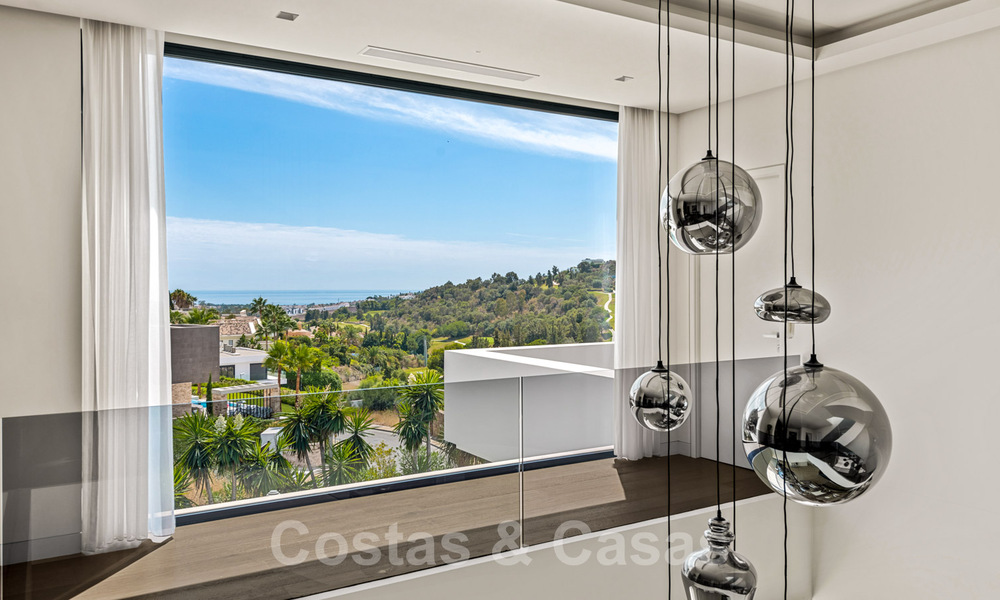 Instapklare, designvilla te koop, met prachtig golfzicht, in een prestigieuze golfwijk in Benahavis - Marbella 38150