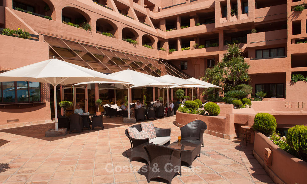 Mooi, recent gerenoveerd appartement te koop met zeezicht in Hotel Kempinski, Marbella - Estepona 38383