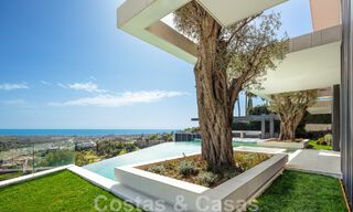 Nieuwe, moderne, majestueuze villa te koop, eerstelijns golf met panoramisch uitzicht in vijfsterren golfresort in Marbella - Benahavis 52364 
