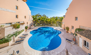 Ruim duplex, penthouse met ruime terrassen en de Middellandse Zee aan de horizon te koop in Nueva Andalucia, Marbella 48520 