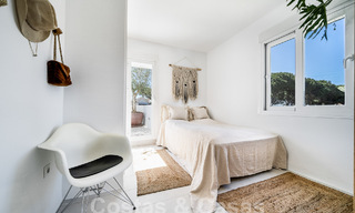 Luxueuze villa te koop in een Andalusische bouwstijl ten oosten van Marbella centrum op een steenworp van de duinen en het strand 52658 