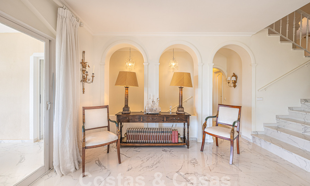Traditioneel-mediterrane luxevilla te koop met zeezicht in een gated community op de Golden Mile van Marbella 54435