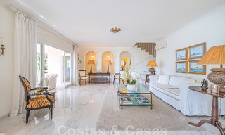 Traditioneel-mediterrane luxevilla te koop met zeezicht in een gated community op de Golden Mile van Marbella 54436 