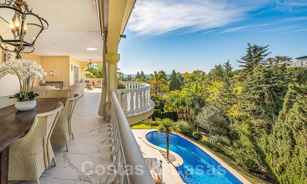 Traditioneel-mediterrane luxevilla te koop met zeezicht in een gated community op de Golden Mile van Marbella 54446