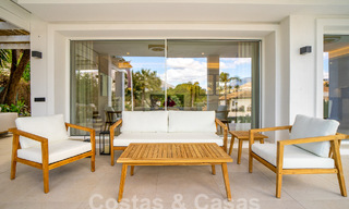 Vrijstaande luxevilla te koop met privézwembad omgeven door golfbanen in de vallei van Nueva Andalucia, Marbella 53789 