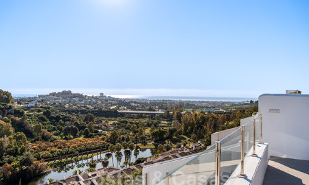 Luxueus gerenoveerd penthouse te koop met ruim terras in La Quinta golfresort, Benahavis - Marbella 53811