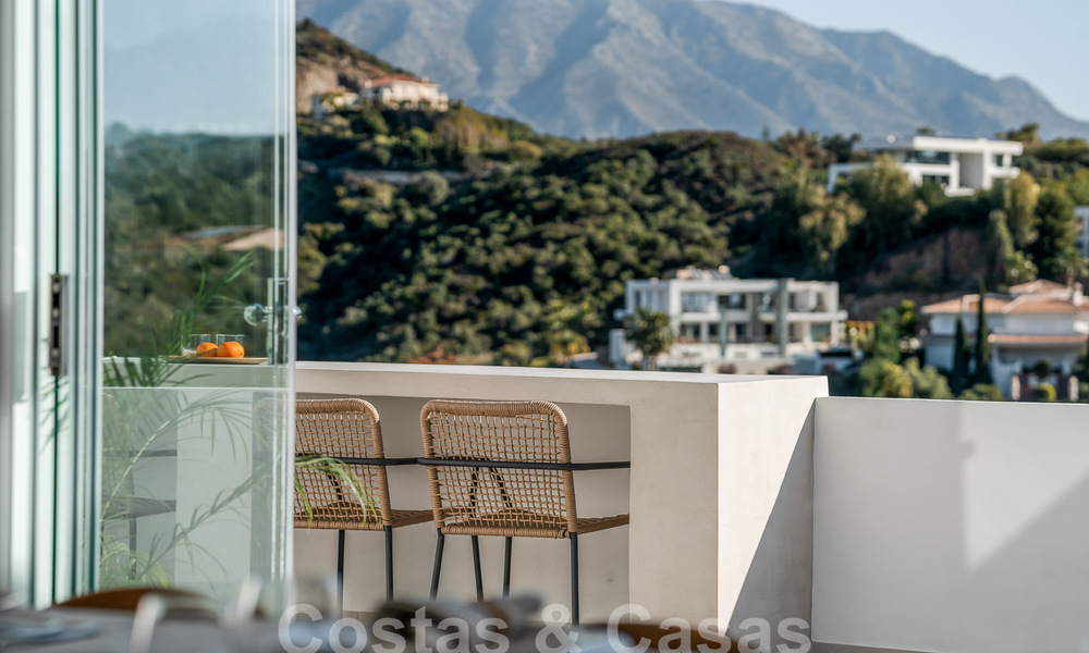 Luxueus gerenoveerd penthouse te koop met ruim terras in La Quinta golfresort, Benahavis - Marbella 53812