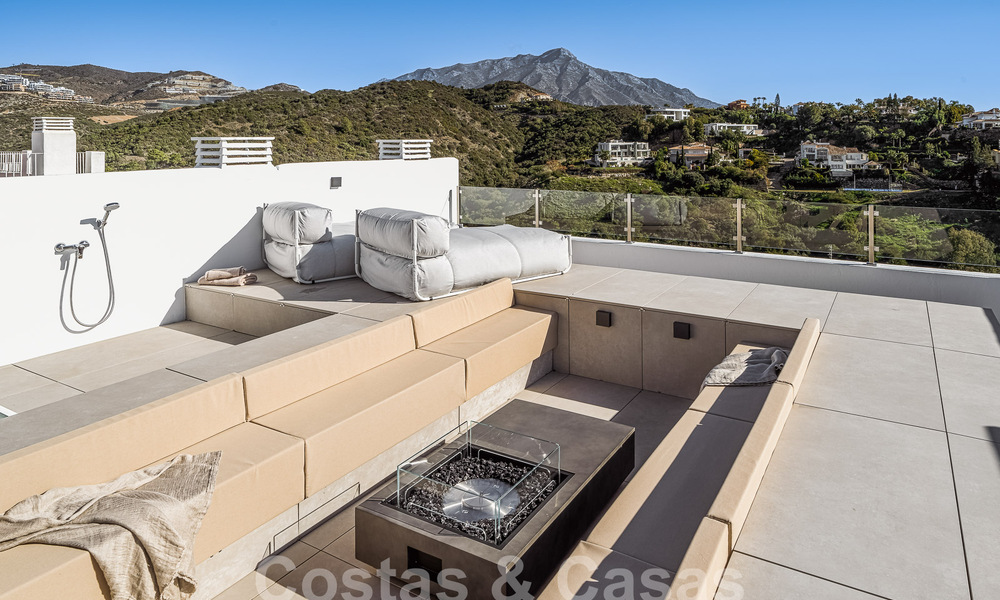 Luxueus gerenoveerd penthouse te koop met ruim terras in La Quinta golfresort, Benahavis - Marbella 53823