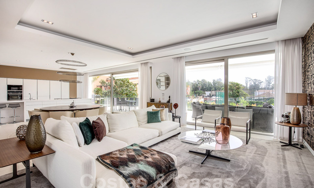 Instapklare, moderne luxevilla te koop op loopafstand van het strand in een bevoorrechte omgeving nabij Guadalmina Baja, Marbella - Estepona 53847